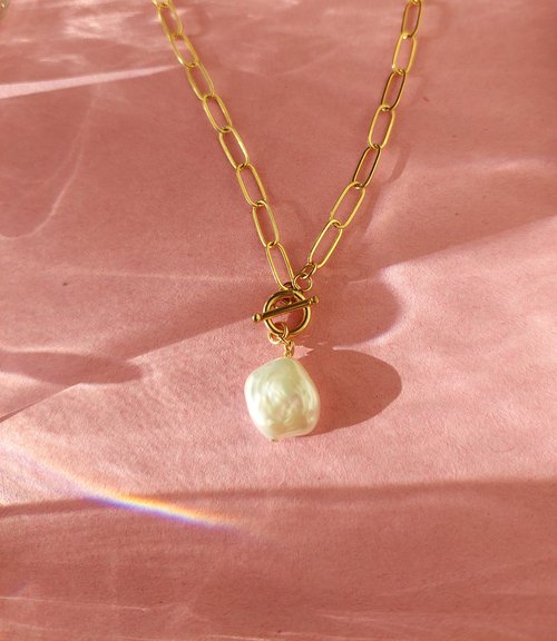 Pearl & Gold Toggle Necklace